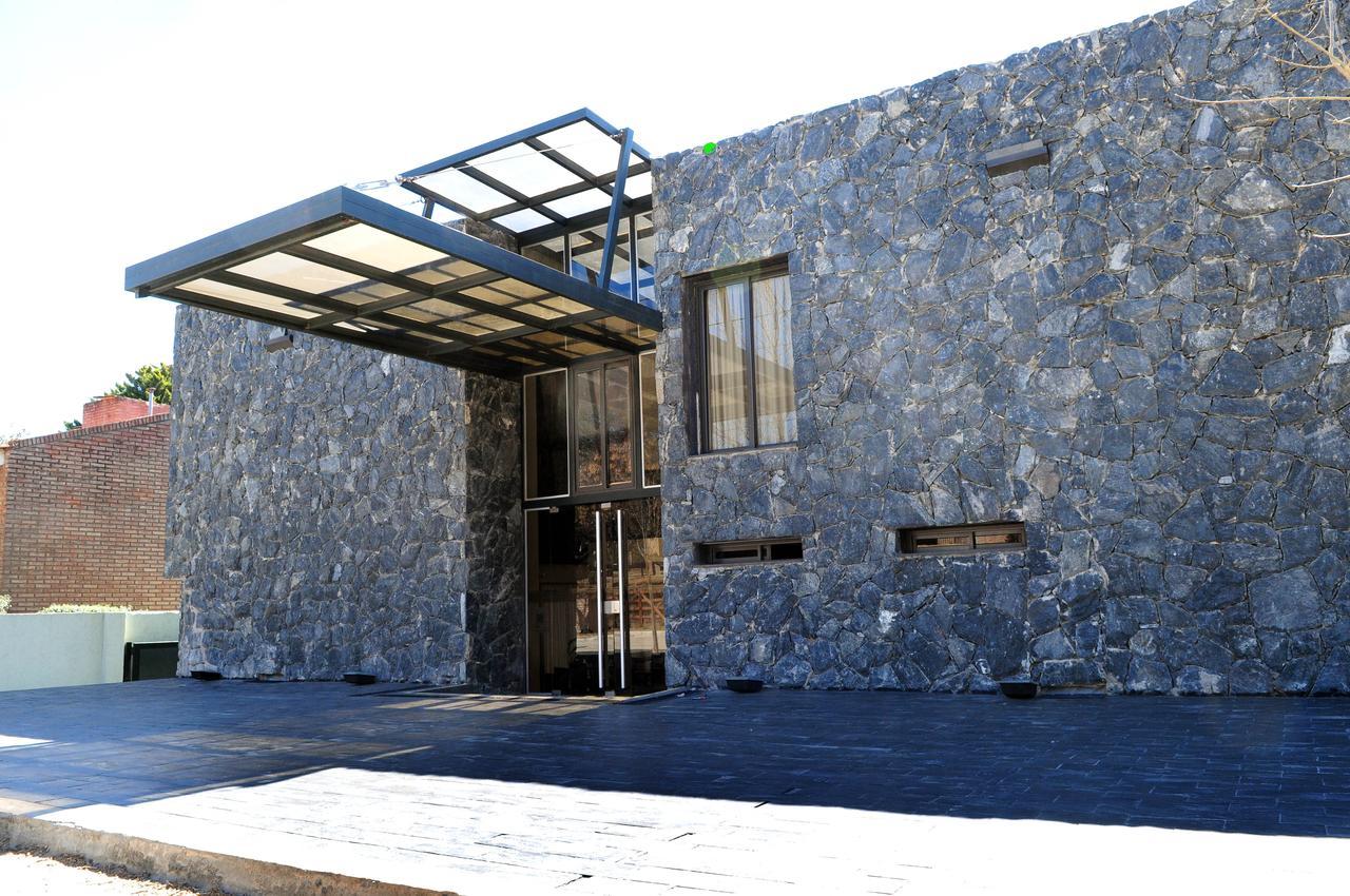 Hotel Ranqueles Villa Carlos Paz Exterior foto